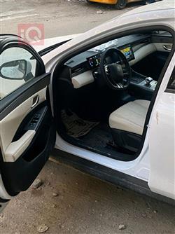 بی وای دی Qin Plus